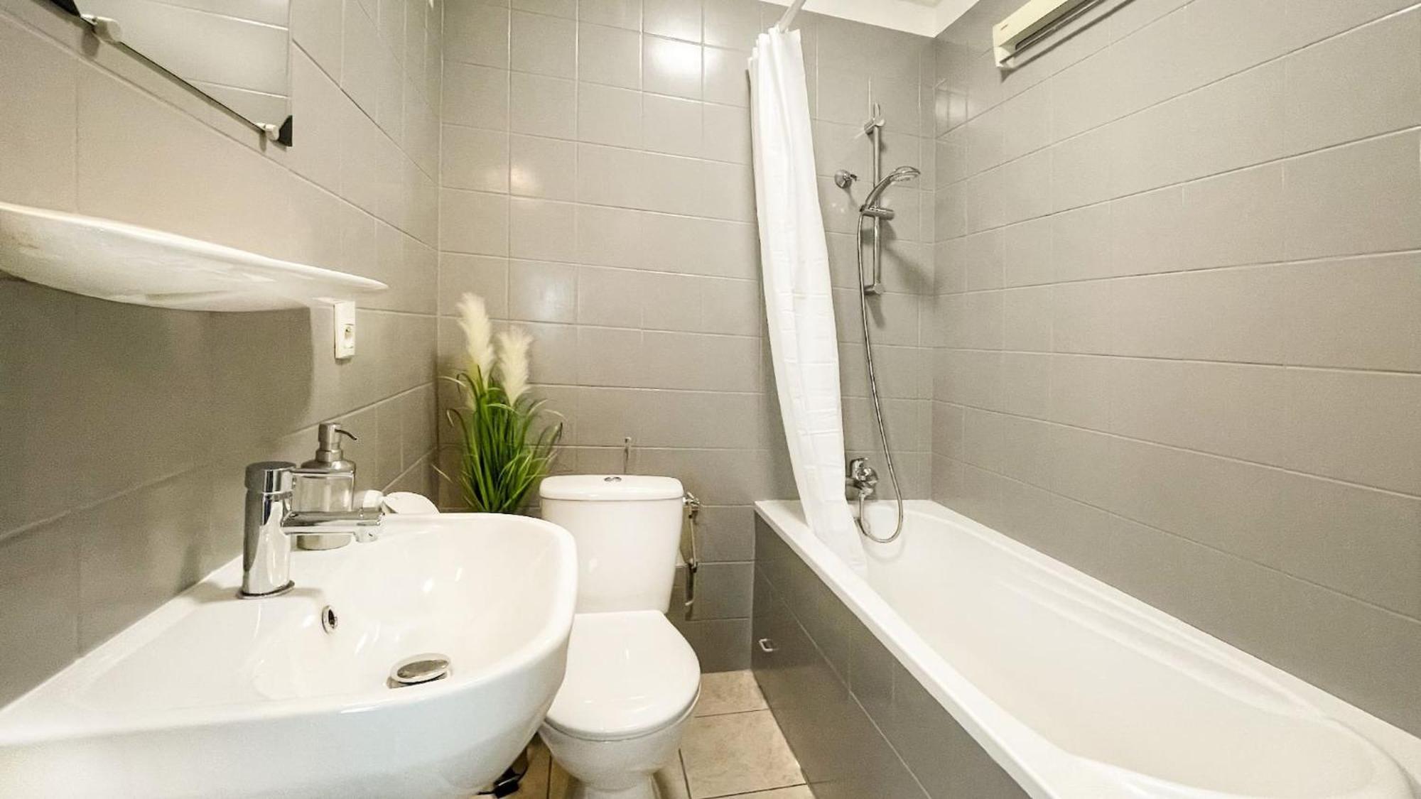Homey Keola - Parking Prive Gratuit - Aux Portes De Geneve - Au Pied Du Tram - Appartement Avec 1 Chambre Et Un Grand Salon Avec Un Canape-Lit アンビイ エクステリア 写真