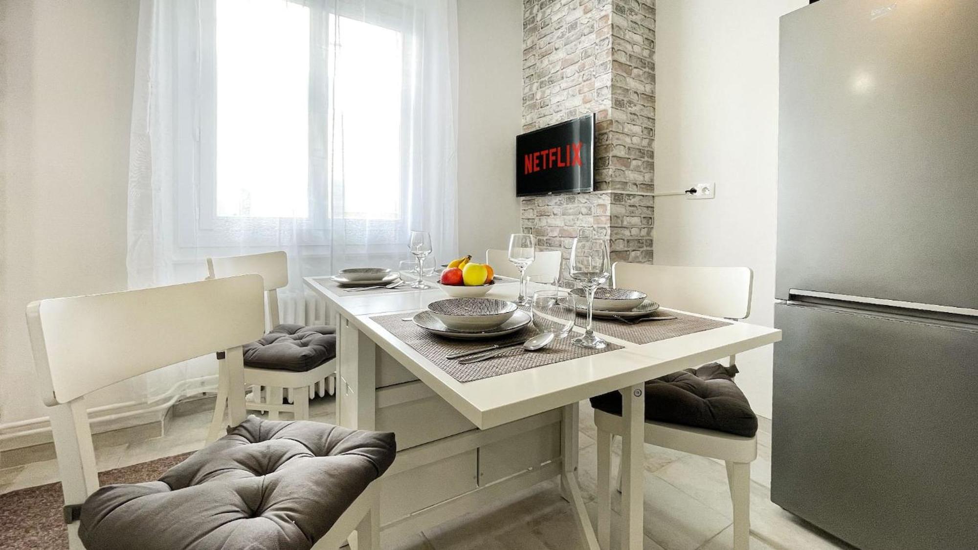 Homey Keola - Parking Prive Gratuit - Aux Portes De Geneve - Au Pied Du Tram - Appartement Avec 1 Chambre Et Un Grand Salon Avec Un Canape-Lit アンビイ エクステリア 写真