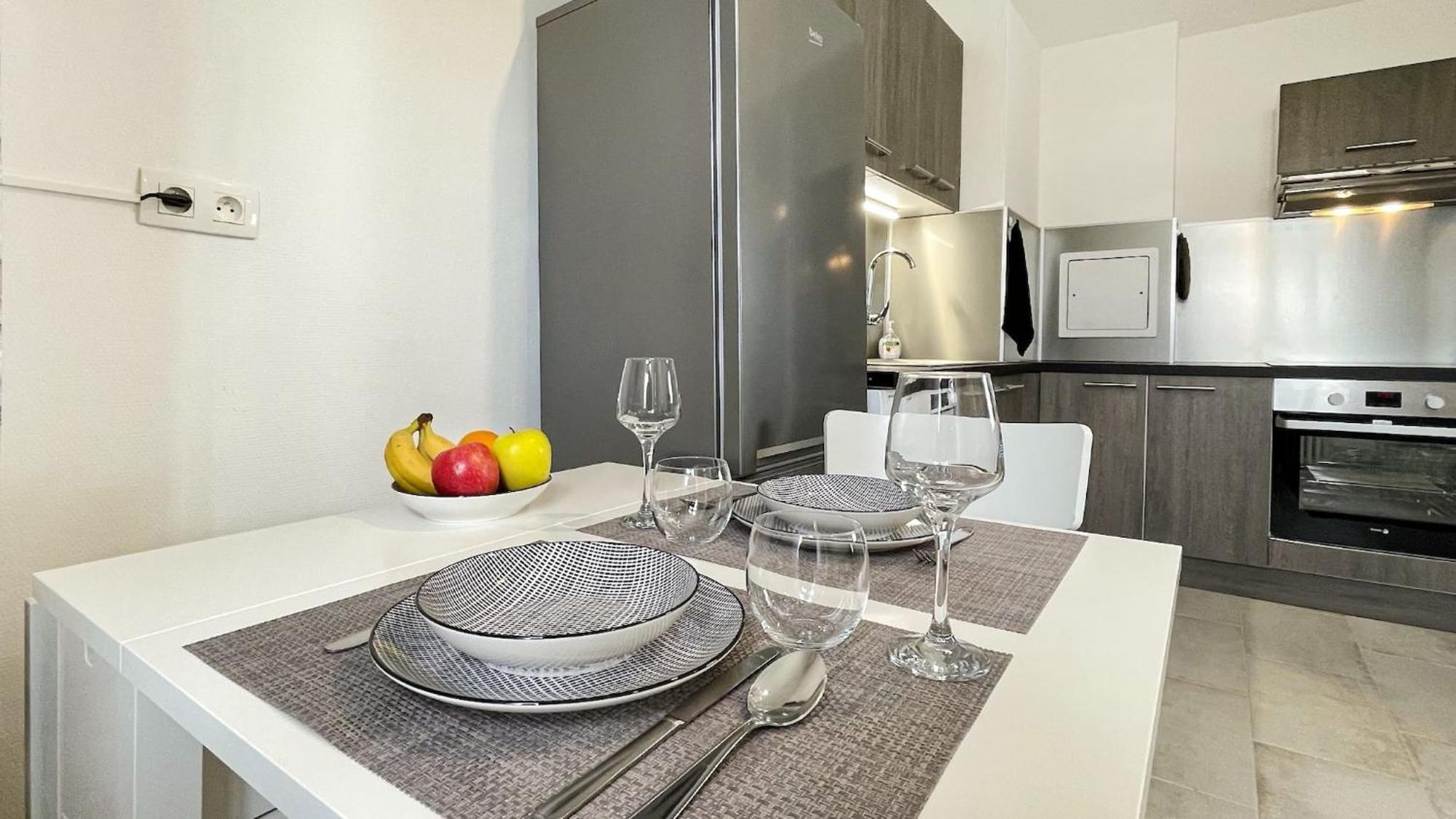 Homey Keola - Parking Prive Gratuit - Aux Portes De Geneve - Au Pied Du Tram - Appartement Avec 1 Chambre Et Un Grand Salon Avec Un Canape-Lit アンビイ エクステリア 写真